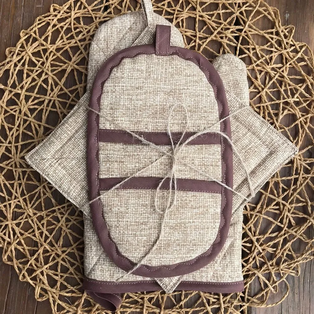 Handmade oven mitt